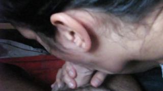 Sega e pompino mentre guardo un porno al PC