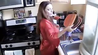 Mamma vuole il mio cazzo per colazione