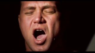 La suora Asia D'Argento è disposta a tutto