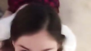 Bocchino in POV della ex vestita da scolaretta