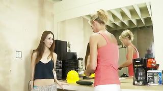 Mamma insegnami a fare un pompino !!