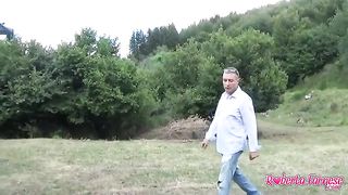 Margherita Fuxia scopata sul tavolo da Picnic