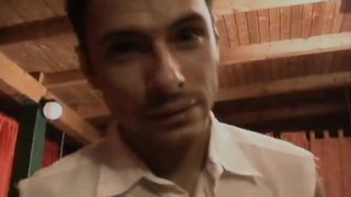 Orgia tra italiani al night