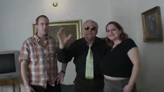 MIlfona proposta dal vecchio al giovane stallone