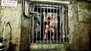 Bella tettona bruna scopata da un grosso cazzo