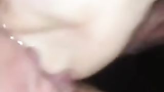 Squirta con 4 dita nella figa