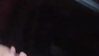 Squirta con 4 dita nella figa