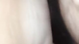 Squirta con 4 dita nella figa