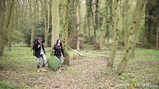 Anita Bellini trombata sul tavolo