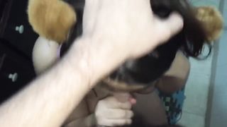 Anale con la fidanzata al guinzaglio