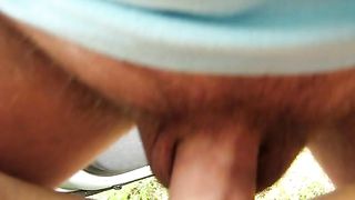 La sbatto sul sedile dell'auto e le sborro la fregna