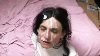 Ricopre di sperma la moglie