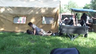 Sesso durante il concerto all'aperto