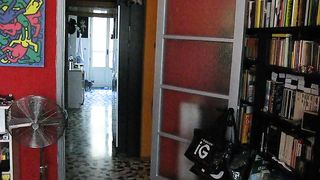 Pompino di mia moglie in micro tanga ed occhialoni