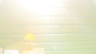 2 giovani scopano mentre l'amichetta guarda