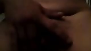 Donna abruzzese si masturba allo specchio