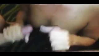 Sbocchina il marito e l'amico per essere sborrata