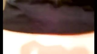 La moglie lo vuole a pecorina nel bagno