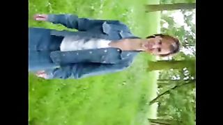 Filma la moglie che spompina due negri al parco