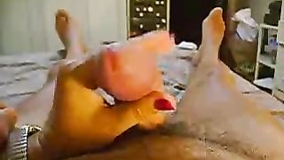 La maialina gioca con il mio cazzo