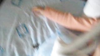 La inculo a secco mentre parla al cell con un'amica