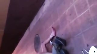 Beccati a scopare in un vicolo