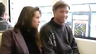 Spompina l'amico in vari luoghi pubblici