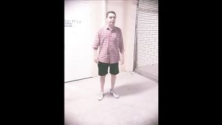 Prendono a calci nelle palle Andrea Diprè