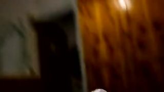 Scorreggia con la vagina mentre la penetro