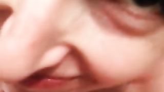 Vieni qua e SUCCHIA ANCHE IL MIO !!!