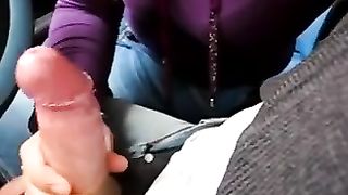 Me lo faccio ciucciare da una 18enne di Scampia