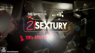 Rebecca Volpetti scopata da 2 piselloni