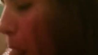 Mi sbocchina mentre guardo la TV