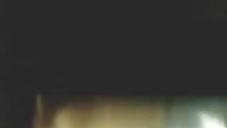 Filma mentre scopa con una cicciona africana