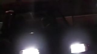 La mia signora spompina un ragazzino in tangenziale