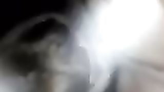 Gloria si fa pisciare in bocca da un'amica