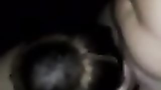 Gloria si fa pisciare in bocca da un'amica