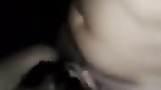 Gloria si fa pisciare in bocca da un'amica