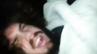 La troietta lo suca a comando