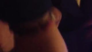 La MILF mia vicina di casa mi fa un pompino