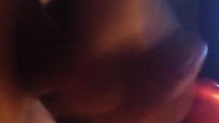 La MILF mia vicina di casa mi fa un pompino