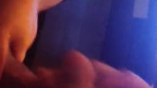 La MILF mia vicina di casa mi fa un pompino