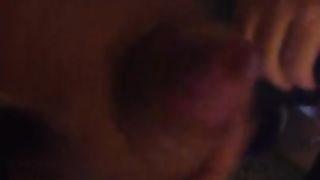 La MILF mia vicina di casa mi fa un pompino