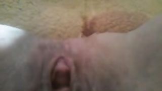 Mi sgrilletto e squirto per voi