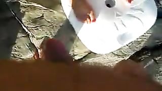 Le sborro addosso in spiaggia