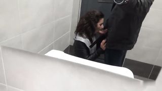 Il mio pompino nel bagno dell'Ipercoop