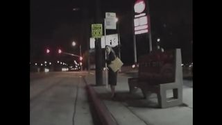 Sditalinata su un bus da un pervertito