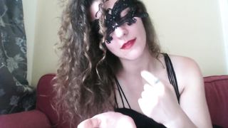 Voglio che SBORRI SULLA TUA MANO e assaggi lo sperma