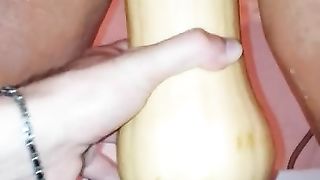 Mia moglie si masturba con una zucca !