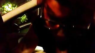 Faccio salire in auto una prostituta e me la scopo